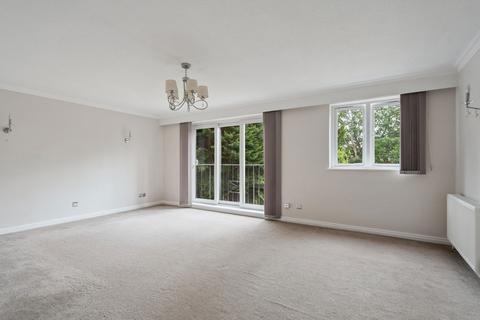 3 bedroom apartment for sale, Flat  Dukes Lodge, Northwood HA6