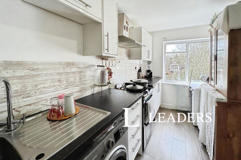 2 bedroom flat to rent, Woodland Parade, Hove, East Sussex, BN3