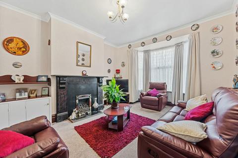 5 bedroom semi-detached house for sale, Park View, Kettering NN16
