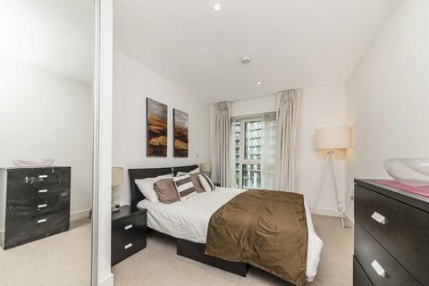 2 bedroom flat for sale, Juniper Drive, London SW18
