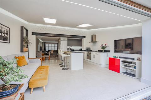 3 bedroom end of terrace house for sale, Kimpton Close, Hemel Hempstead, HP2