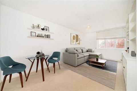 undefined, Park Lane, Teddington TW11