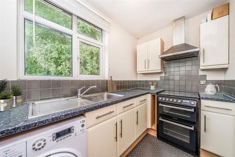 undefined, Park Lane, Teddington TW11