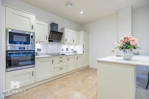 1 bedroom apartment for sale, Royal Close, Christchurch, BH23 2