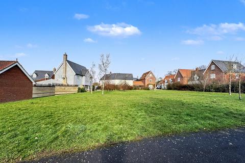 4 bedroom detached house for sale, Redwing Drive, Stowmarket, IP14