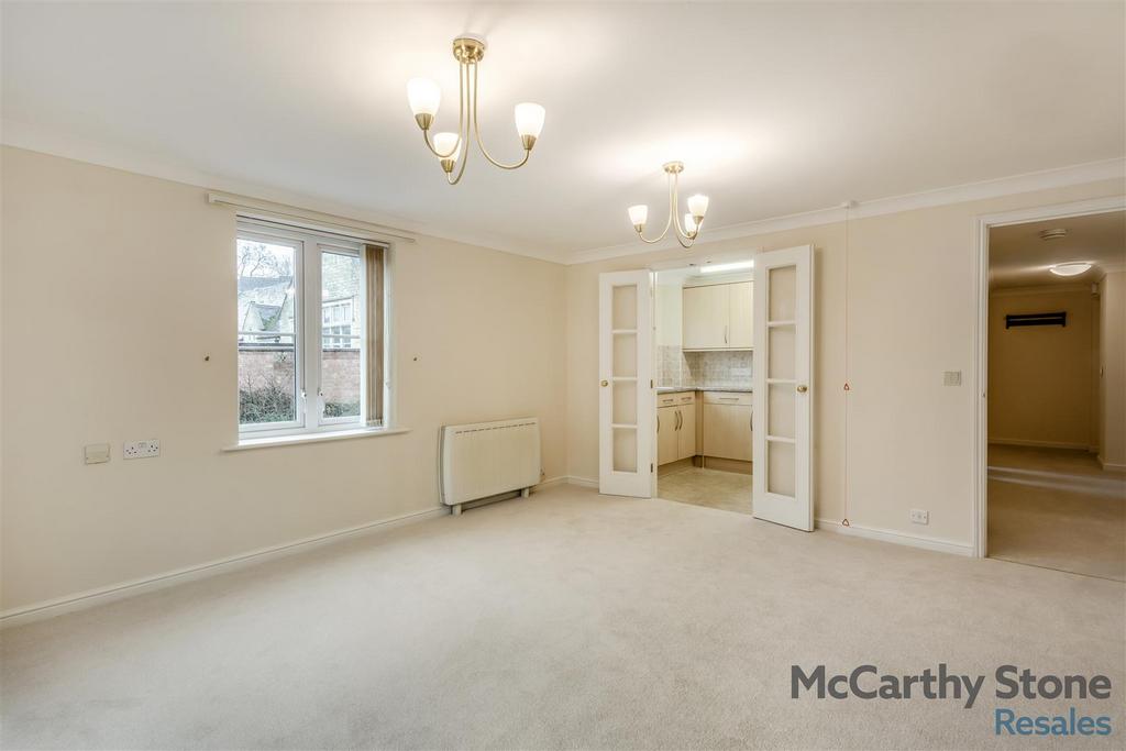 8679281-interior10.jpg