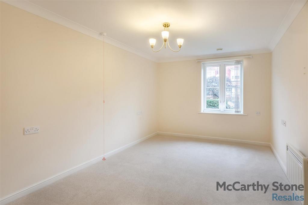 8679281-interior01.jpg