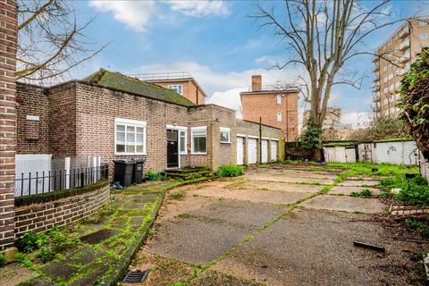undefined, Clissold Crescent, Stoke Newington, N16
