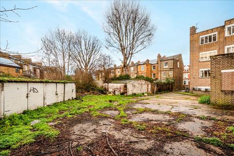 undefined, Clissold Crescent, Stoke Newington, N16