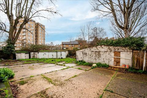 undefined, Clissold Crescent, Stoke Newington, N16