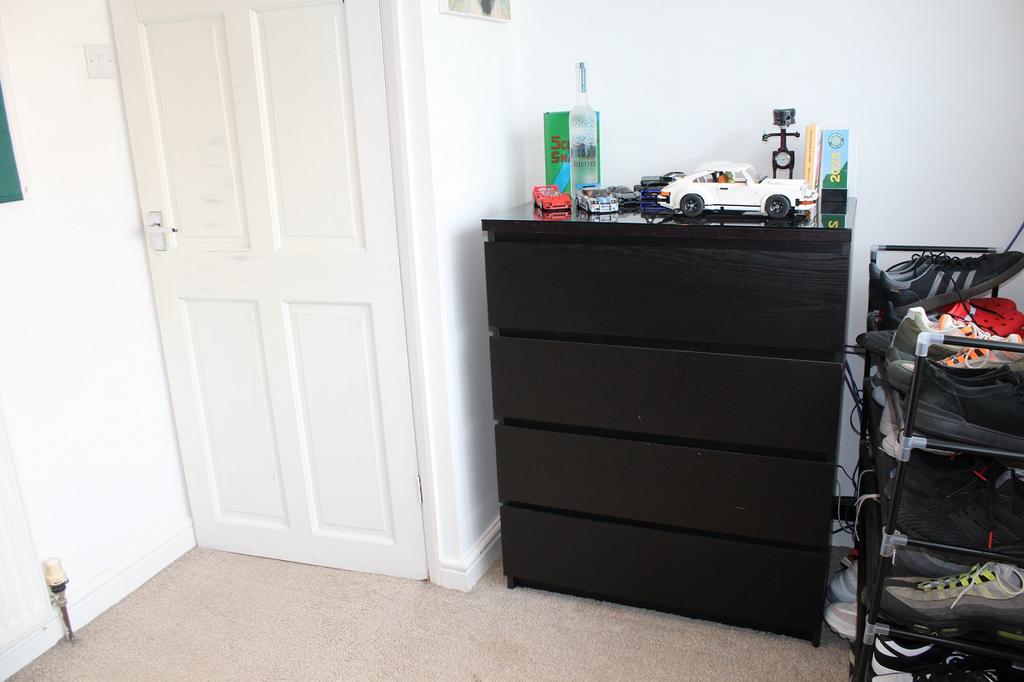 Bedroom 3 (L-Shaped)
