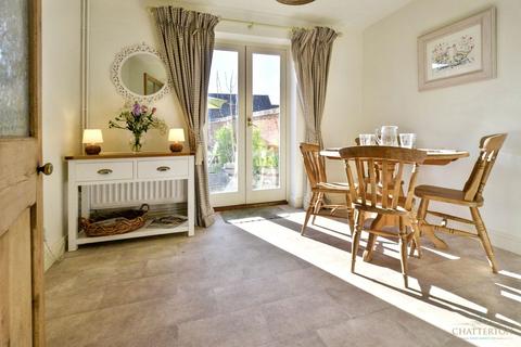 undefined, Squires Court, Bretforton, WR11 7QD