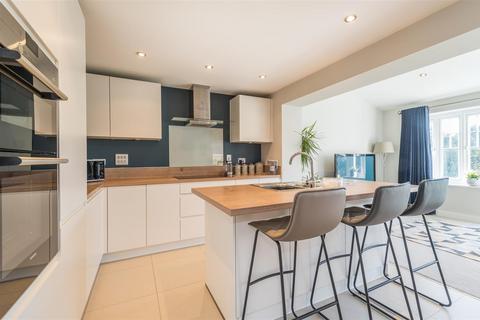 4 bedroom detached house for sale, Grange Farm Close, Colchester CO7