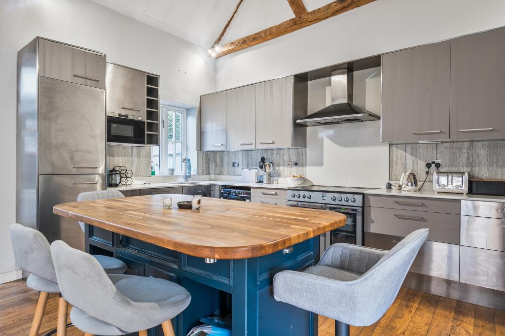 Kitchen/Dining Area