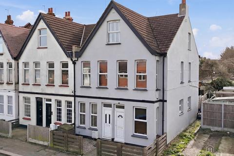 undefined, Fairfax Drive, Westcliff-on-sea, SS0 9