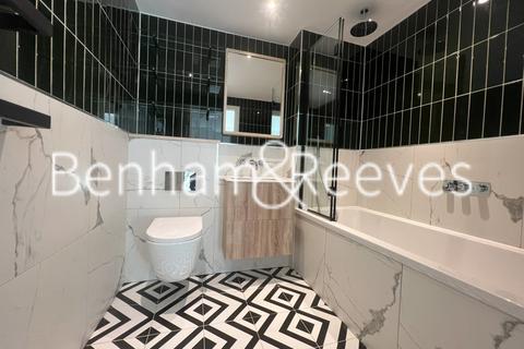 2 bedroom apartment to rent, Munstead Apartments, Danvers Avenue SW11