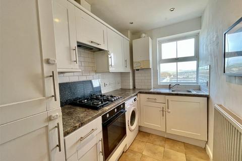 3 bedroom flat for sale, Church Hill, Newhaven