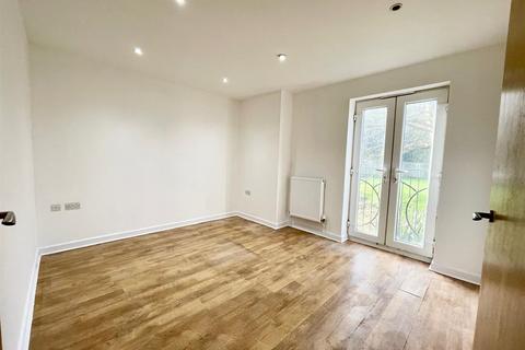3 bedroom flat for sale, Church Hill, Newhaven