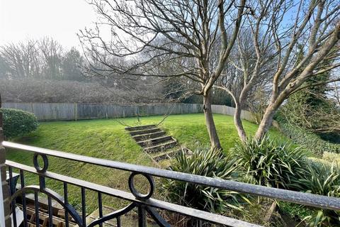 3 bedroom flat for sale, Church Hill, Newhaven