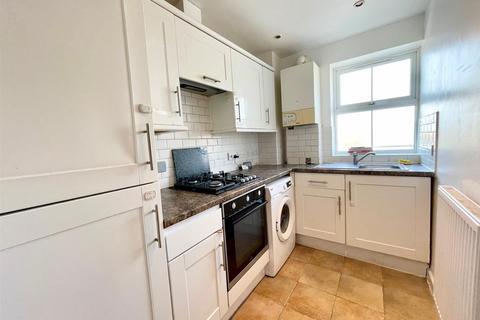 3 bedroom flat for sale, Church Hill, Newhaven