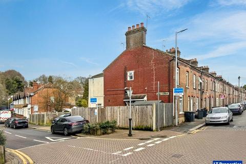 undefined, Luton LU2