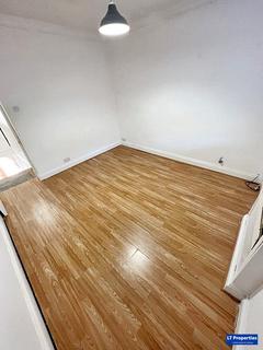 undefined, Luton LU2
