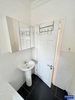 undefined, Luton LU2