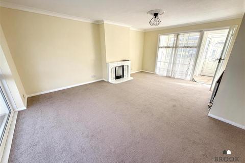 2 bedroom bungalow for sale, Bailey Crescent, Eastbourne BN22