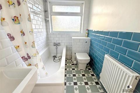 2 bedroom bungalow for sale, Bailey Crescent, Eastbourne BN22