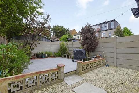 3 bedroom terraced house for sale, Worcester Road, London E17