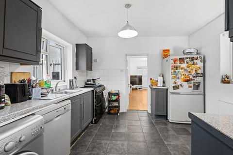 3 bedroom terraced house for sale, Worcester Road, London E17
