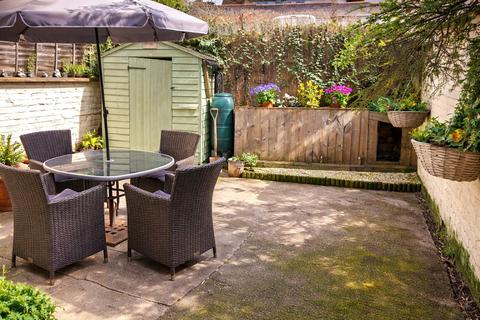 2 bedroom semi-detached house for sale, Shearing Hill, Gedling, Nottingham, Nottinghamshire, NG4