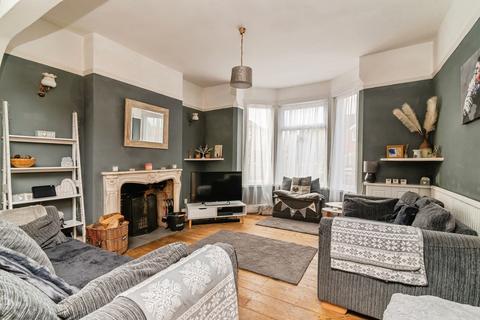 2 bedroom semi-detached house for sale, Shearing Hill, Gedling, Nottingham, Nottinghamshire, NG4