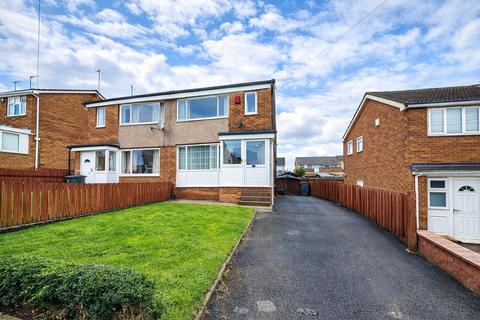 3 bedroom semi-detached house for sale, Quaker Lane, Cleckheaton