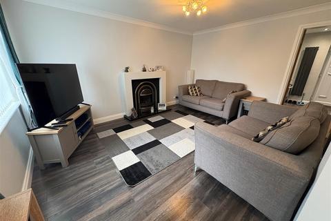 3 bedroom semi-detached house for sale, Quaker Lane, Cleckheaton