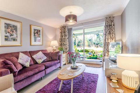 2 bedroom flat for sale, Salters Close, Rickmansworth WD3