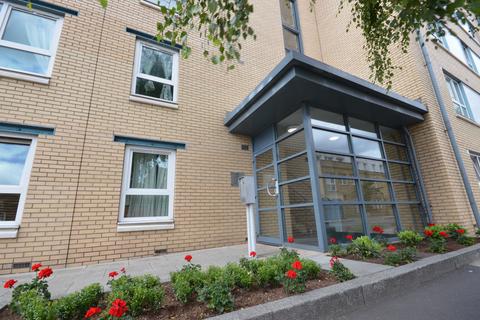 3 bedroom flat to rent, London, E14