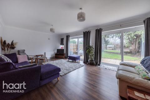 5 bedroom bungalow for sale, Meadow Way,, Maidenhead