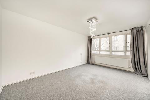 3 bedroom flat to rent, Shalfleet Drive, London W10