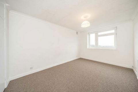 2 bedroom flat to rent, Leigham Court Road, London SW16