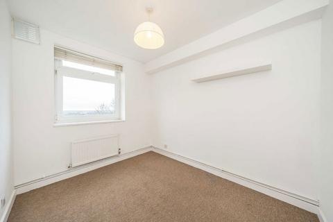 2 bedroom flat to rent, Leigham Court Road, London SW16