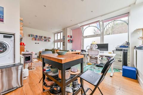 2 bedroom flat to rent, Prince of Wales Road, Kentish Town, London, NW5