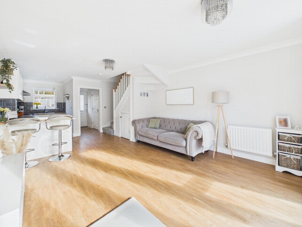 Kitchen/dining/living space