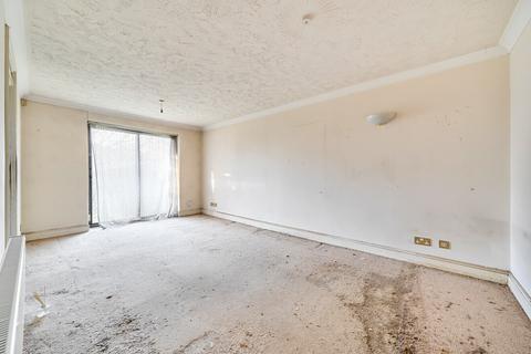 2 bedroom apartment for sale, Maple Mews, London SW16