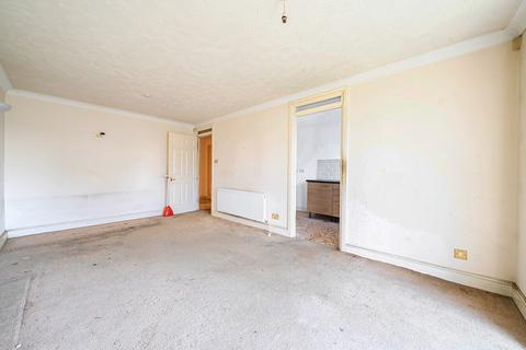 2 bedroom apartment for sale, Maple Mews, London SW16