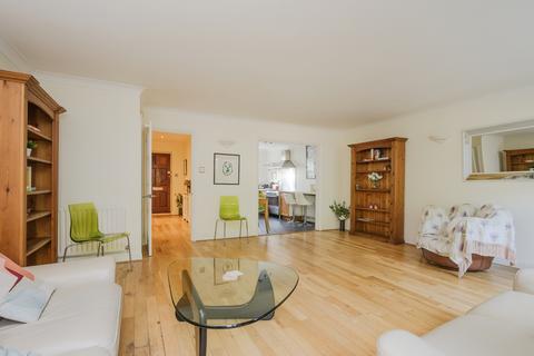4 bedroom end of terrace house for sale, Arterberry Road, London SW20
