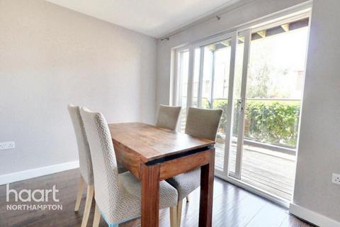 2 bedroom apartment to rent, Knot Tiers Drive, Northampton