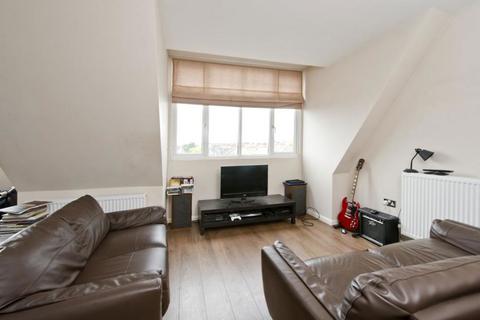 2 bedroom flat to rent, Upper Tooting Road, London SW17