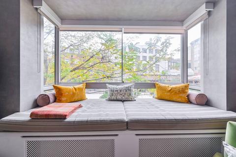 3 bedroom flat to rent, Kinnerton Street, Knightsbridge, London, SW1X