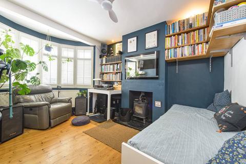 4 bedroom terraced house for sale, Church Drive, Kingsbury, London, NW9